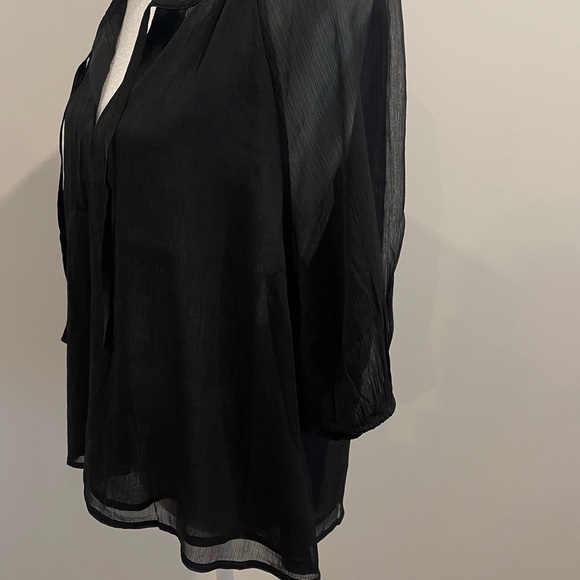 NWT Abercrombie & Fitch Sheer Layered Flowy Black Blouse - Size Large - Picture 4 of 7